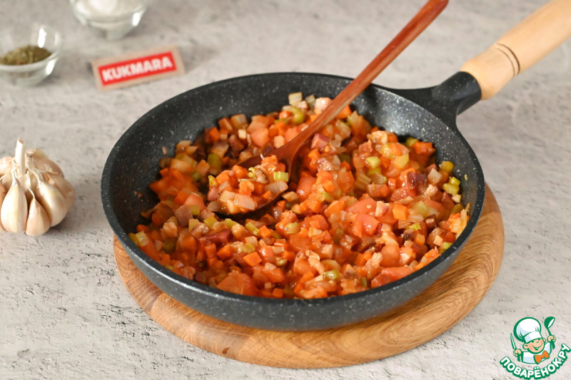 Минестроне из чечевицы с копчёной щековиной