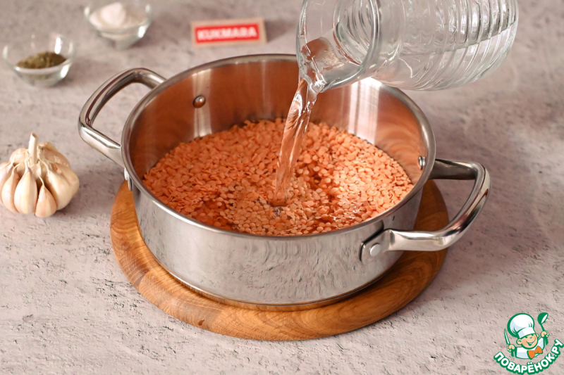 Минестроне из чечевицы с копчёной щековиной