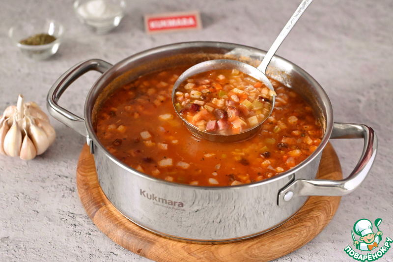 Минестроне из чечевицы с копчёной щековиной