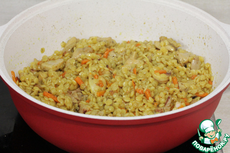 Плов из птитима с курицей