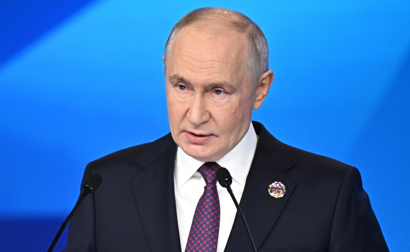 Путин заявил о контактах России с Маском после его слов об угрозе спутникам Starlink