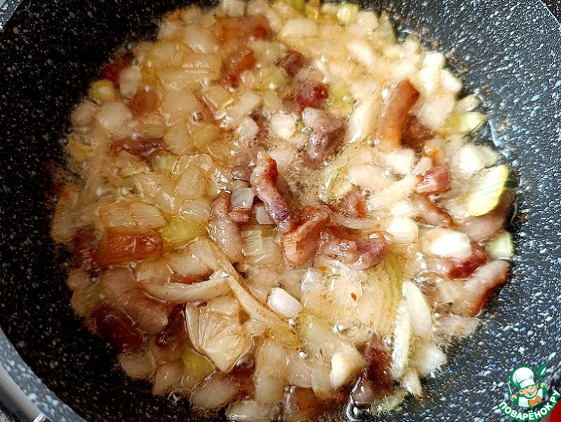 Рассыпчатая пшённая каша со шкварками