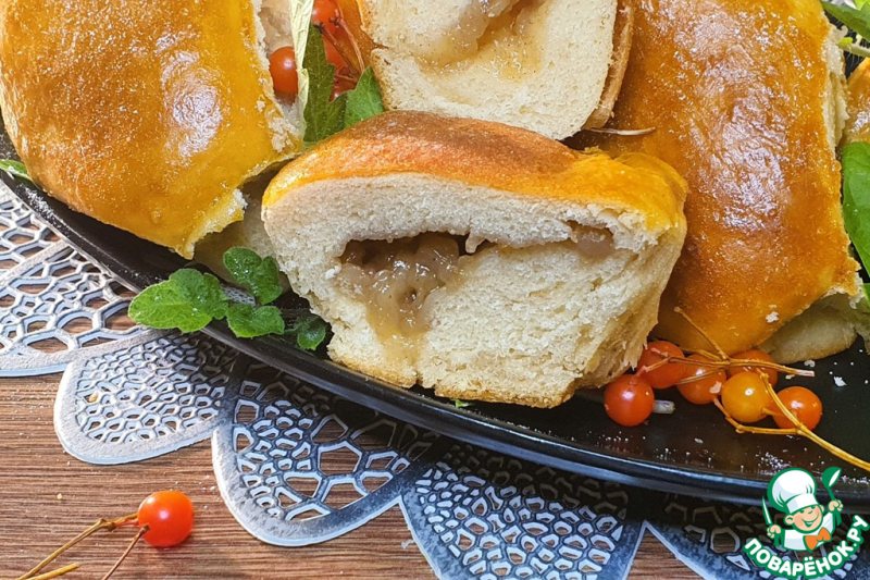 Сдобный разборный пирог с яблоками