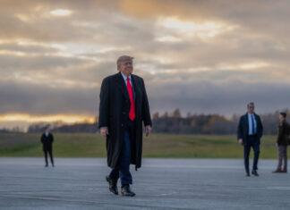 Трамп заявил, что не хочет иметь дела с Зеленским, а оборону Киева в 2022 году назвал везением