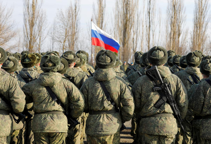 В России впервые за 18 лет решили отложить декабрьские выплаты военным из-за «дыры» в бюджете