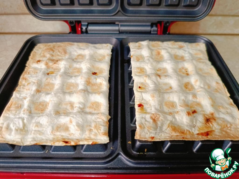 Вафли из лаваша с куриным фаршем