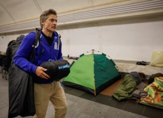 Звезда «Игры престолов» приехал в Киев: посетил бар и провел ночь в метро | ФОТО | ВИДЕО