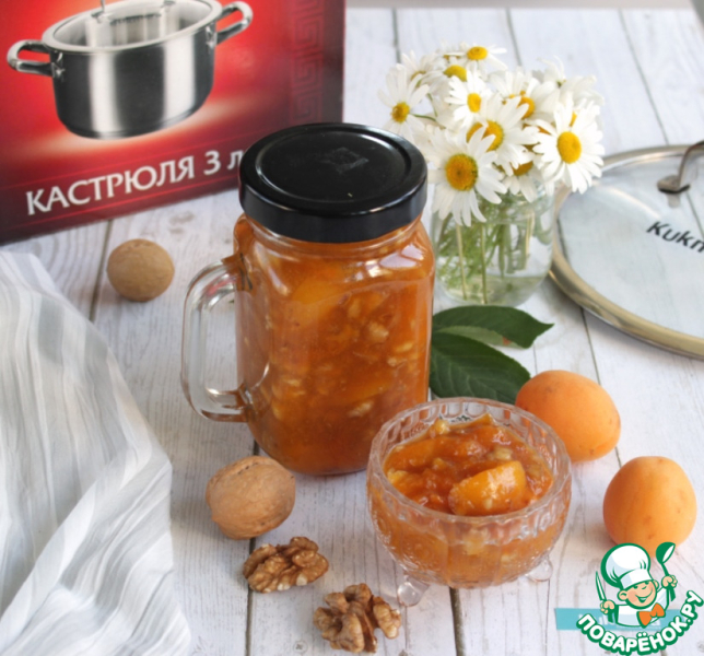 Абрикосовое варенье с орехами