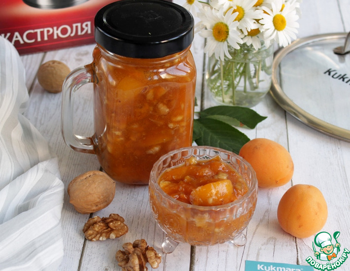 Абрикосовое варенье с орехами