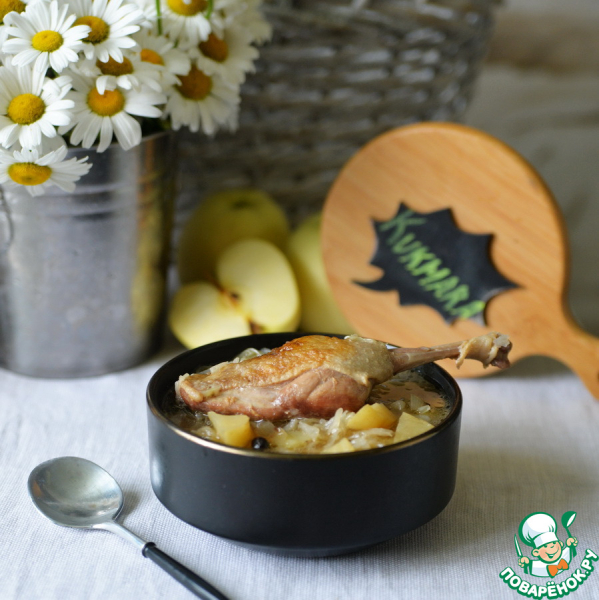 Айнтопф с уткой и маринованной капустой