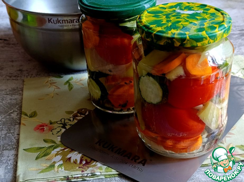 Ассорти из маринованных овощей