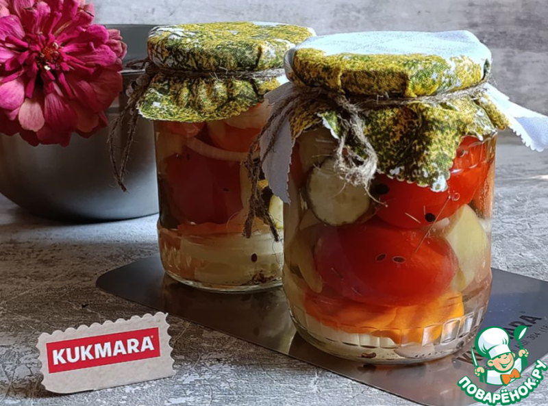 Ассорти из маринованных овощей