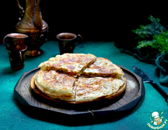 Безглютеновая лепешка с мясом и сыром