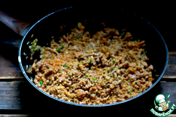 Безглютеновая лепешка с мясом и сыром
