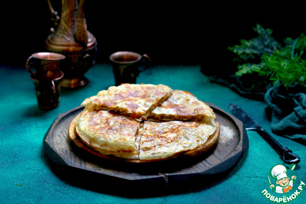 Безглютеновая лепешка с мясом и сыром
