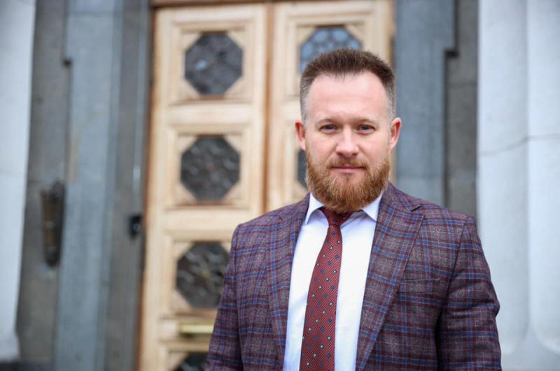 Bihus.Info: «Слуга народа» Камельчук, несмотря на запрет, устроил тур по Европе