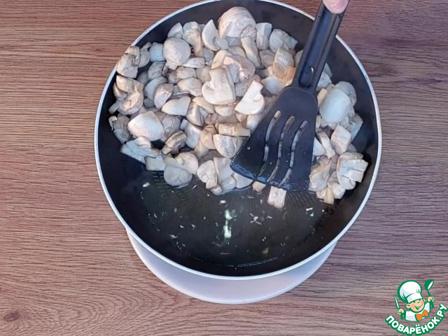 Блины на кипятке с грибной начинкой