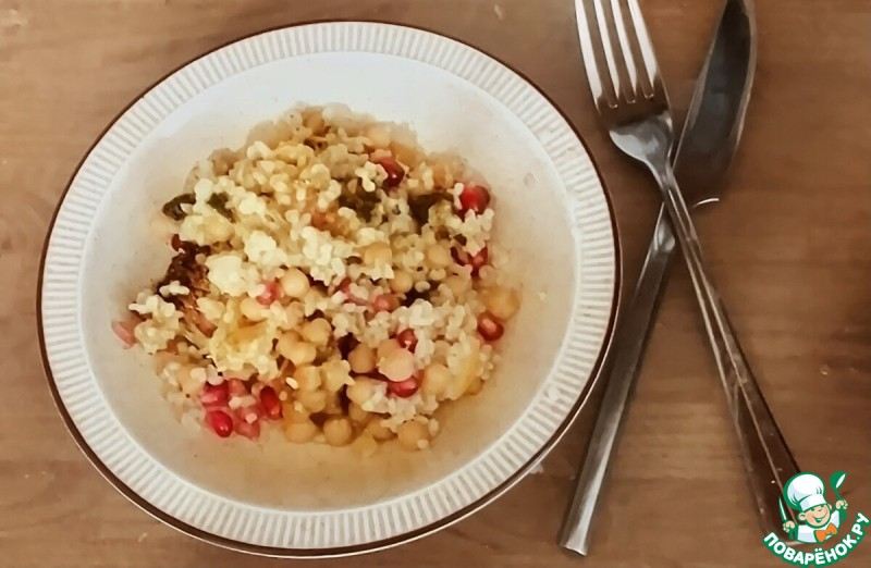 Брокколи с нутом и лимонным булгуром