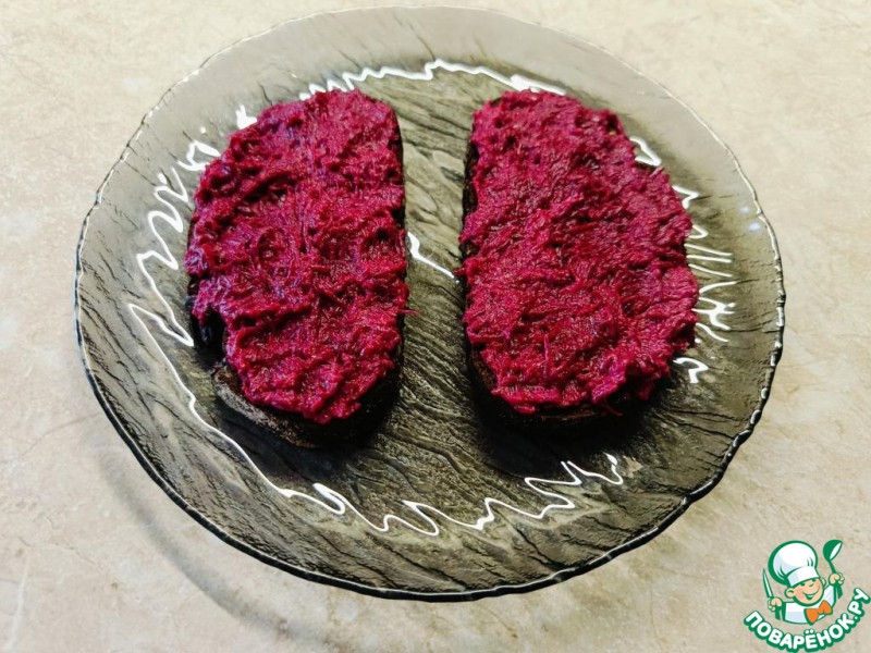 Бутерброд с форелью и яйцом