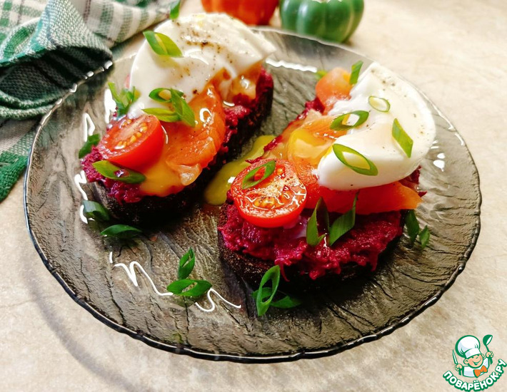 Бутерброд с форелью и яйцом