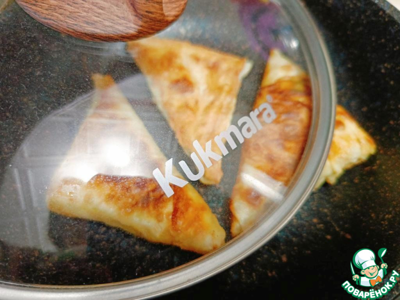 Чебуреки из лаваша с эстрагоном и орегано
