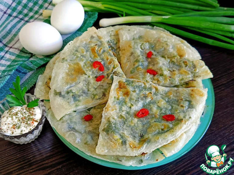 Чебуреки из рисовой бумаги с зеленью