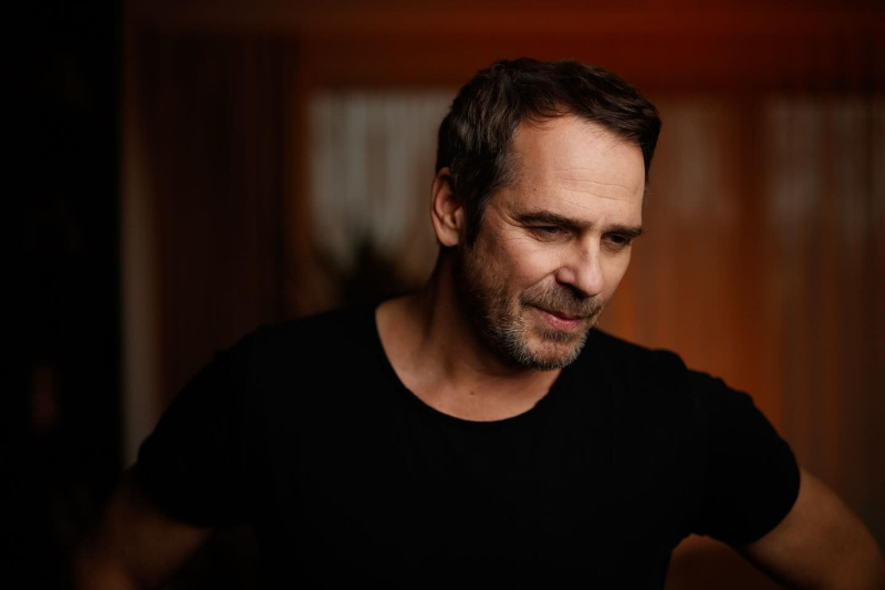 Что известно о польском актере Павеле Делонге, который сыграл Адама в "Кофе с кардамоном"