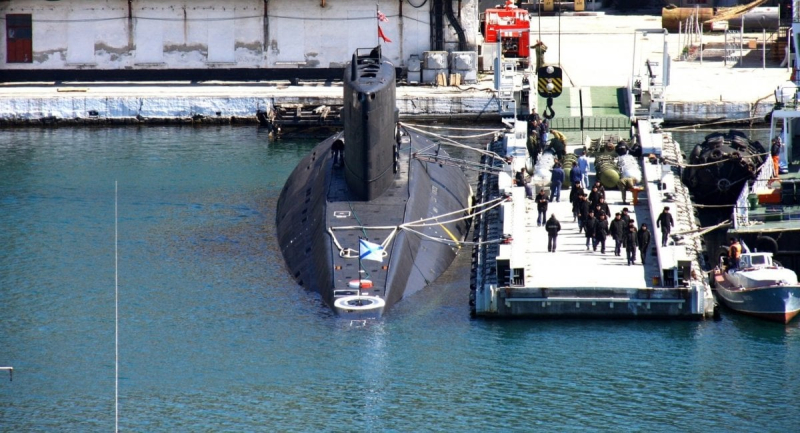 Defense Express: После атаки СБУ РФ закрыла и внутреннюю бухту Новороссийска с подводными лодками | ФОТО