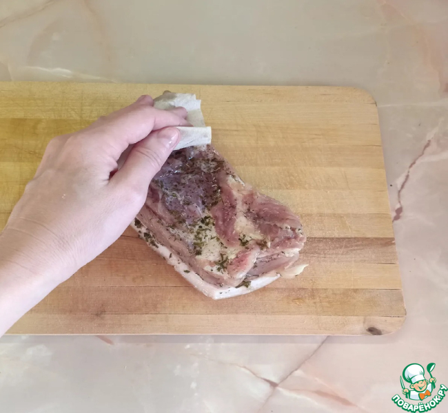 Домашняя грудинка, запеченная в фольге