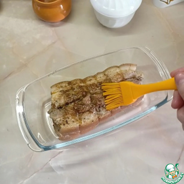 Домашняя грудинка, запеченная в фольге