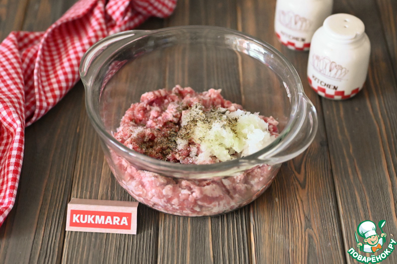 Фаршированные макароны-ракушки в соусе
