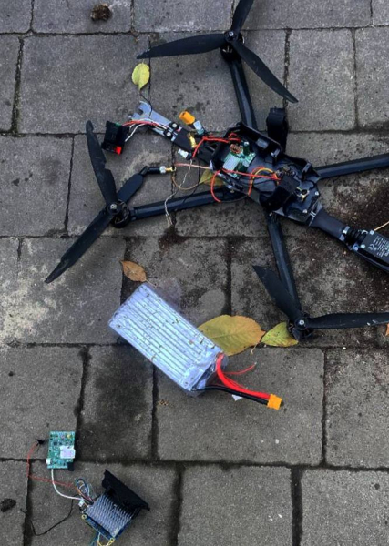 «Флеш»: Россияне применяют новую тактику ударов FPV-дронами на большое расстояние | ФОТО