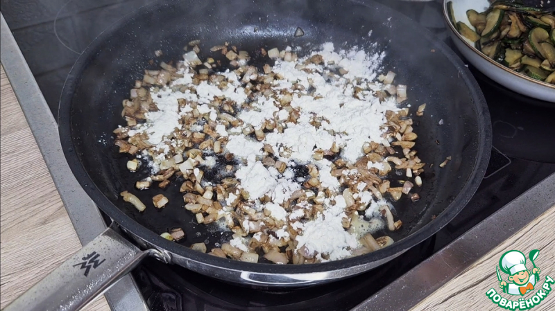 Фрикасе из цуккини и курицы