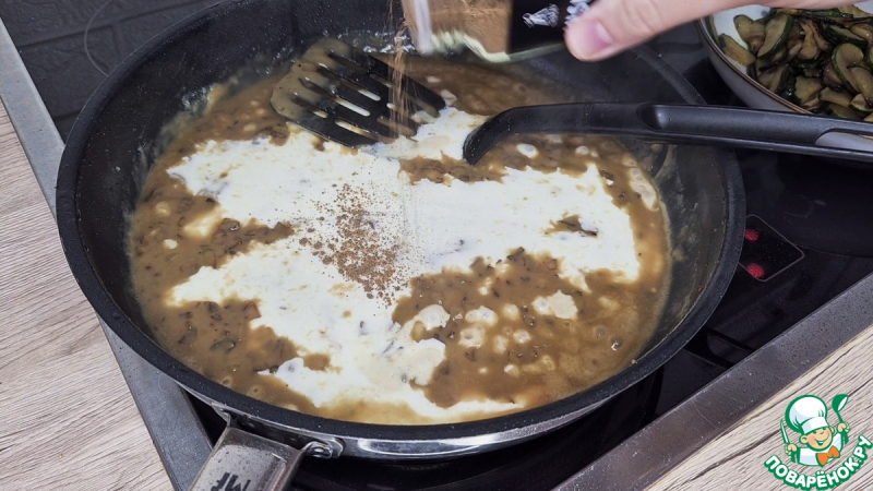 Фрикасе из цуккини и курицы