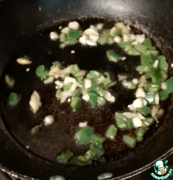 Фузилли с обжаренной кукурузой и креветками