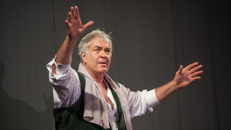 Где сейчас Анатолий Хостикоев, который давно не снимается в кино