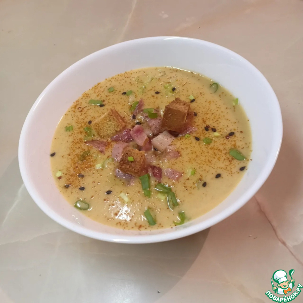 Гороховый крем-суп с копченостями