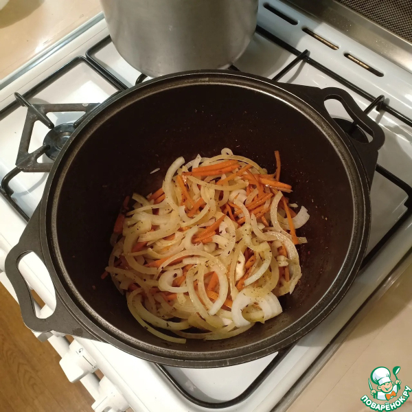 Гречневая лапша с говядиной и овощами