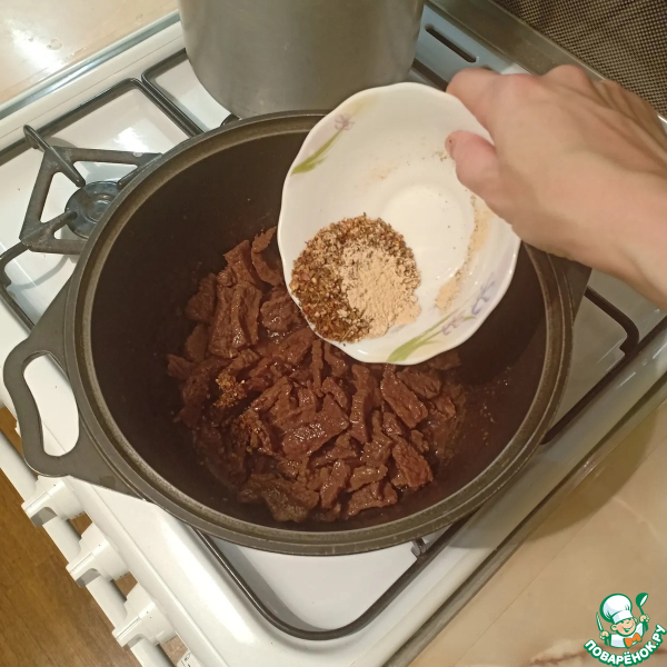 Гречневая лапша с говядиной и овощами