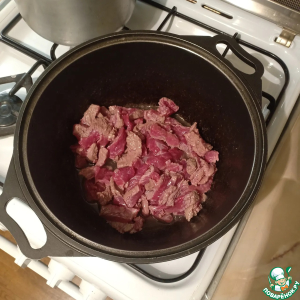 Гречневая лапша с говядиной и овощами