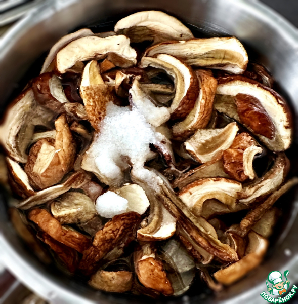 Грибы и капуста. Суп. Грибная солянка