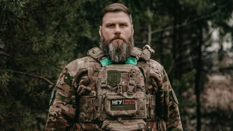 Известный украинский актер-военный признался, по чему больше всего скучает в родном Мариуполе