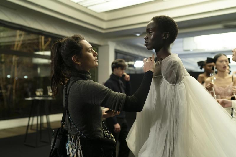 Я очень рано потеряла маму и бабушку, &ndash; Анджелина Джоли о личной роли в фильме "Кутюр"