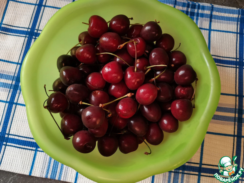 Яблочный кекс с черешней
