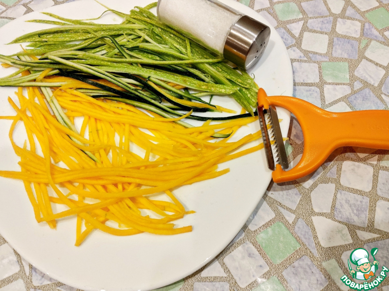 Яичный блинчик с овощами