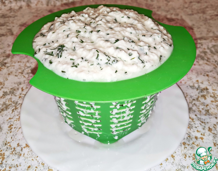 Йогуртовый сыр с чесноком и укропом