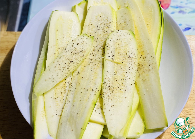 Кабачковая лазанья с фаршем и соусом бешамель