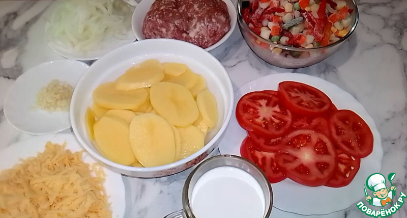 Картофельная запеканка с фаршем и овощами