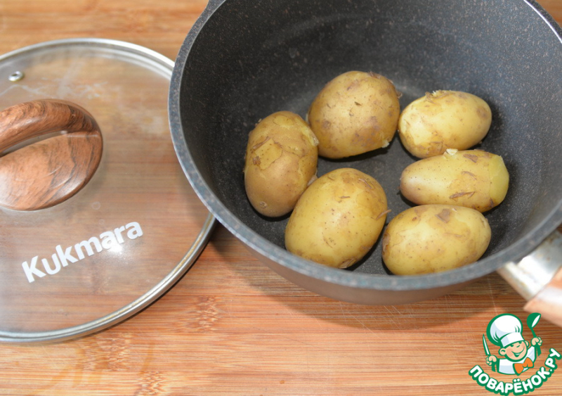 Картофельный салат с брокколи и овощами