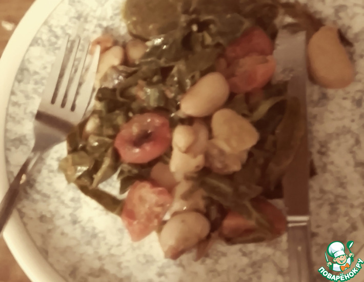 Кассуле с помидорами, бобами и кейлом